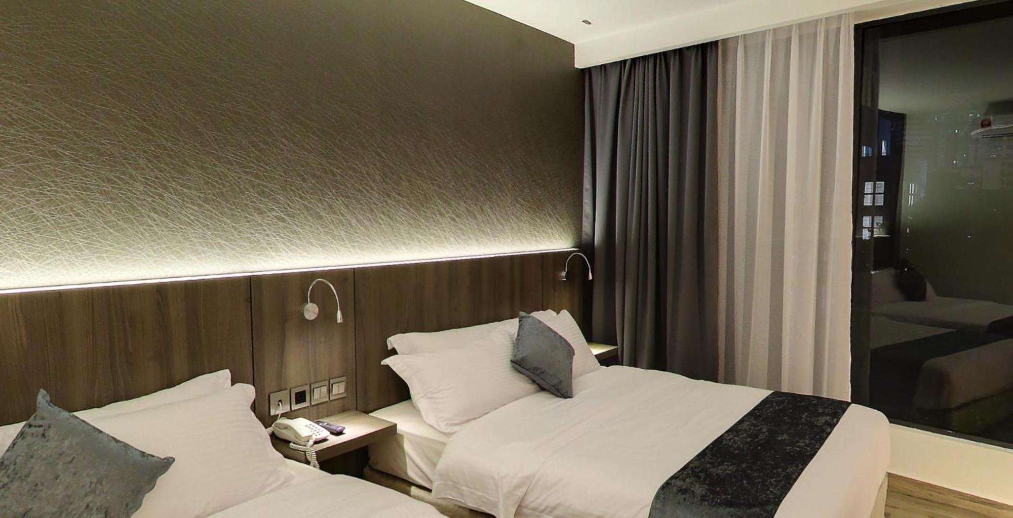 Deluxe Family Room